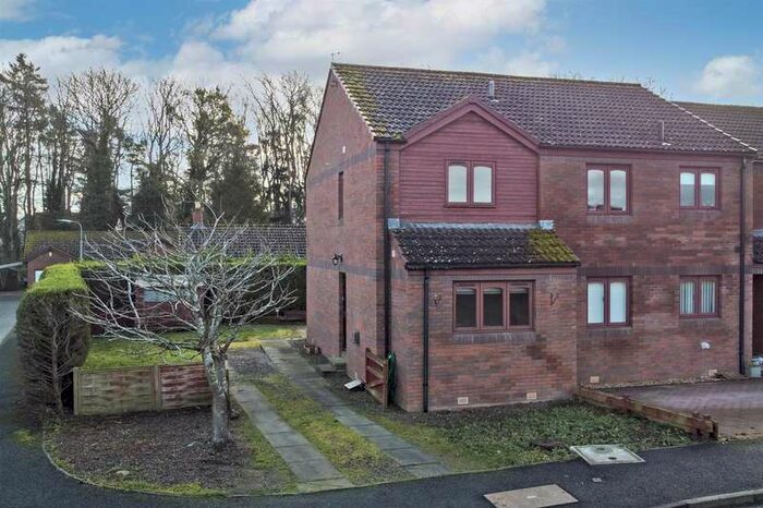 2 Bedroom Semi-Detached House For Sale In 52 Hendersyde Park, Kelso, TD5