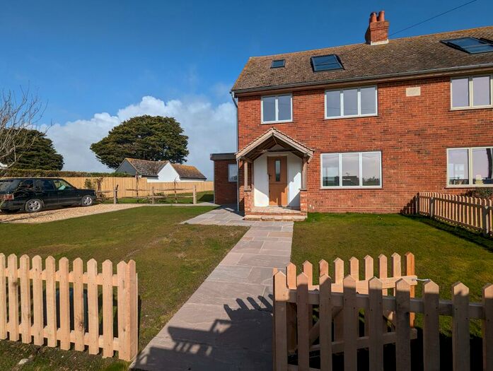 4 Bedroom House To Rent In Lymore Lane, Keyhaven, SO41