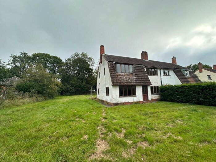 3 Bedroom Semi-Detached House For Sale In Seggimoor Avenue, Glentham, Market Rasen, LN8