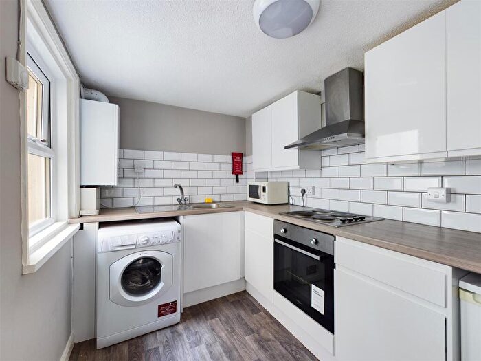 2 Bedroom Flat To Rent In Broad Street, Brighton, BN2