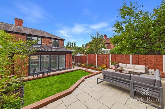 3 Bedroom Detached House For Sale In Runnymeade, Salford, Greater Manchester, M6