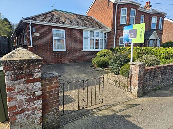 3 Bedroom Bungalow For Sale In Alvington Road, Newport, Isle Of Wight, PO30