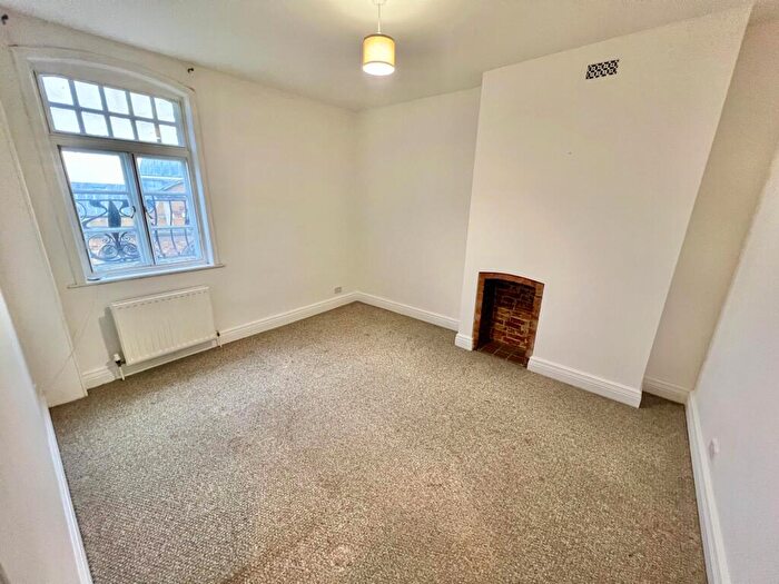 1 Bedroom Flat To Rent In Mercers Row, Northampton, NN1