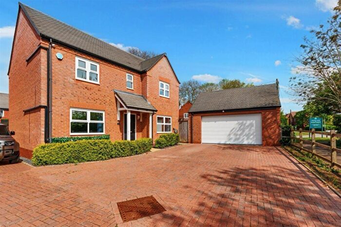 4 Bedroom Detached House For Sale In Lilac Avenue, Lower Quinton, CV37