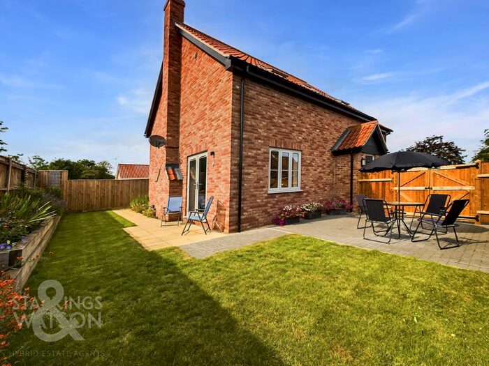 4 Bedroom Detached House For Sale In Yarmouth Road, Broome, Bungay, NR35