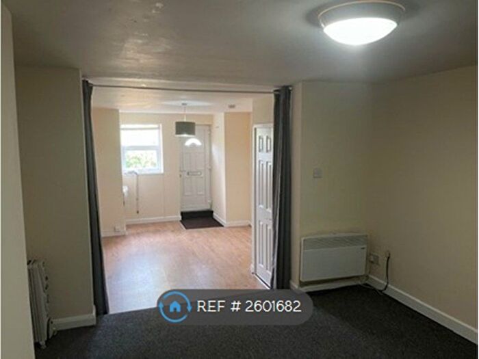 1 Bedroom Flat To Rent In Stanningley Road, Leeds, LS12