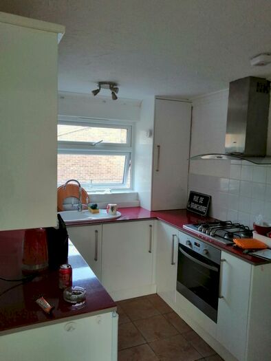 1 Bedroom Flat To Rent In Newnham Street, Chatham, ME4