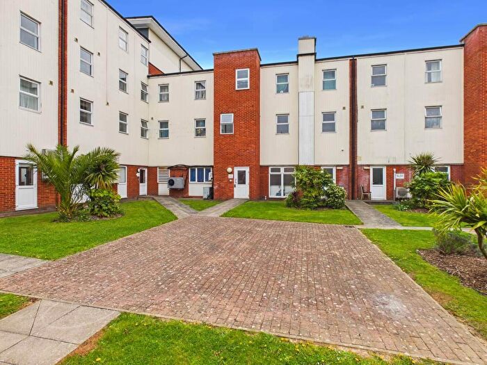2 Bedroom Apartment To Rent In Compair Crescent, Ipswich, Suffolk, IP2