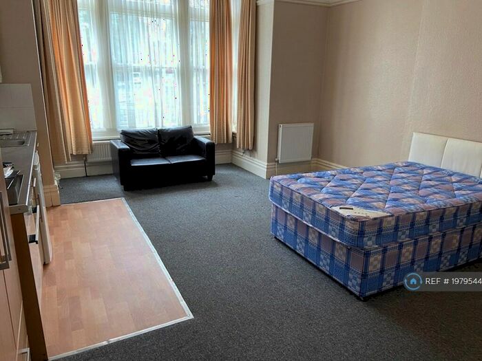 Studio To Rent In Redland Road, Bristol, BS6