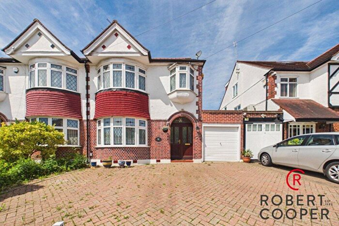 4 Bedroom Semi Detached House For Sale In Dawlish Drive, Pinner, HA5