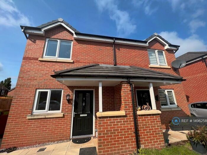 2 Bedroom Semi-Detached House To Rent In Coledale Drive, Middleton, Manchester, M24
