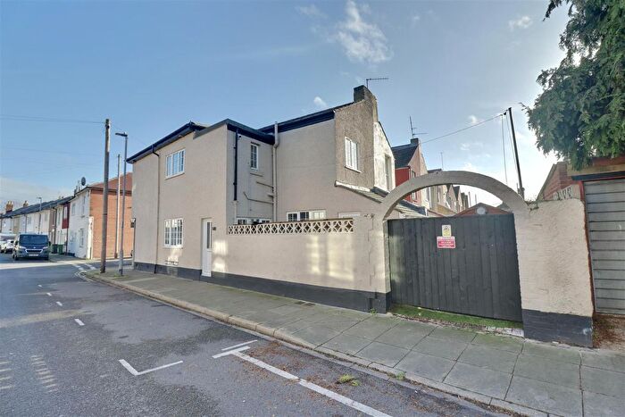 3 Bedroom End Of Terrace House For Sale In Samuel Road, Portsmouth, PO1