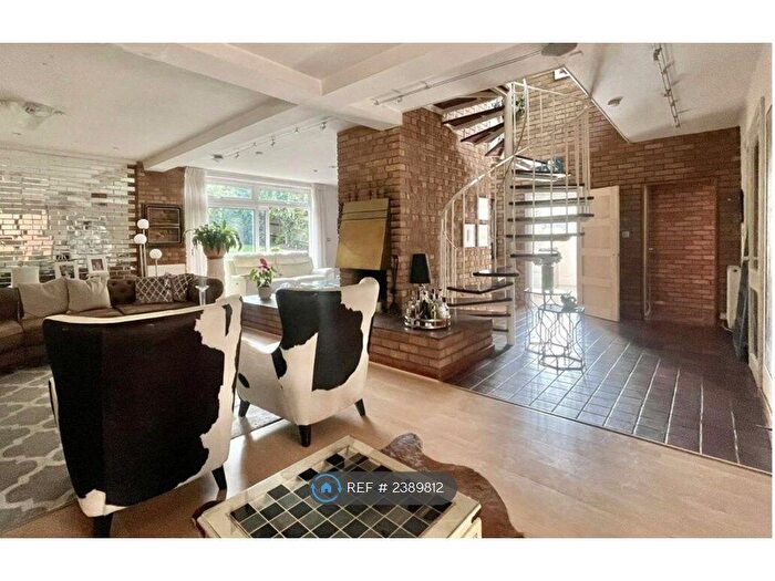 5 Bedroom Detached House To Rent In Hendon Wood Lane, London, NW7