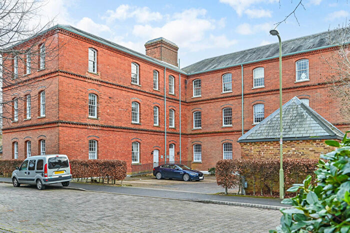 2 Bedroom Apartment For Sale In Kingswood Place, Boundary Walk, PO17