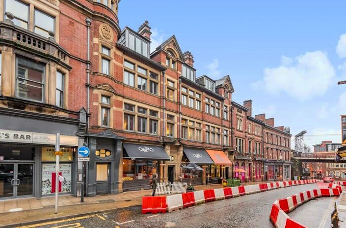 2 Bedroom Apartment To Rent In Crown Street, Leeds, LS2