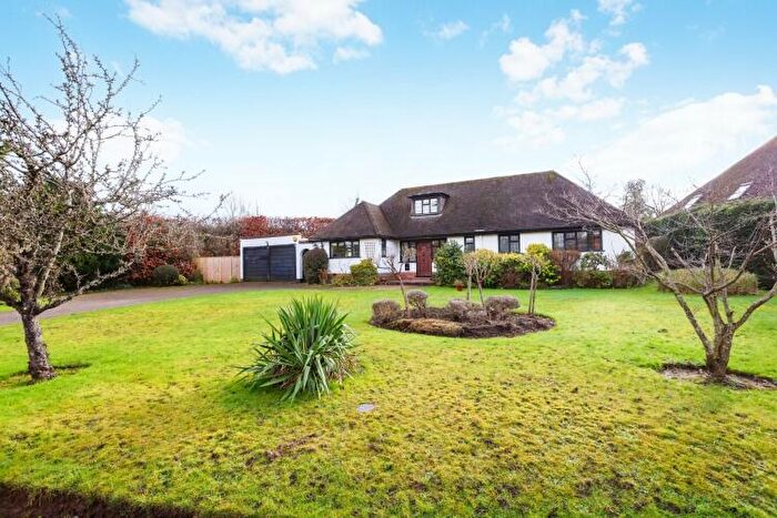 3 Bedroom Detached House For Sale In Highfields, KT24
