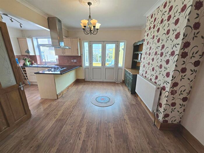 3 Bedroom Semi-Detached House To Rent In Anchor Road, Kingswood, BS15