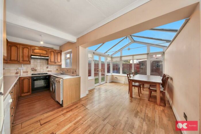 3 Bedroom Semi-Detached House To Rent In Avondale Drive, Loughton, IG10