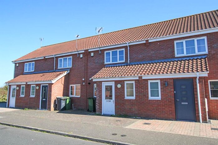 2 Bedroom Terraced House To Rent In Kings Drive, Bradwell, NR31