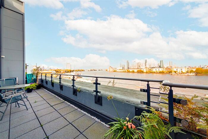 3 Bedroom Flat To Rent In Drew House, Wharf Street, London, SE8