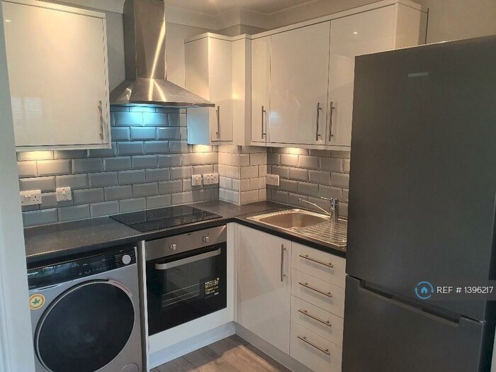 1 Bedroom Terraced House To Rent In Loxley Court, Romford, RM3