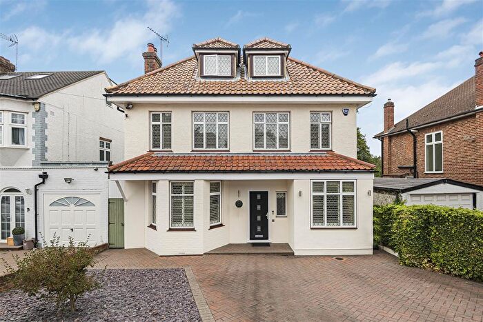 4 Bedroom Detached House For Sale In Belmont Avenue, Cockfosters, EN4