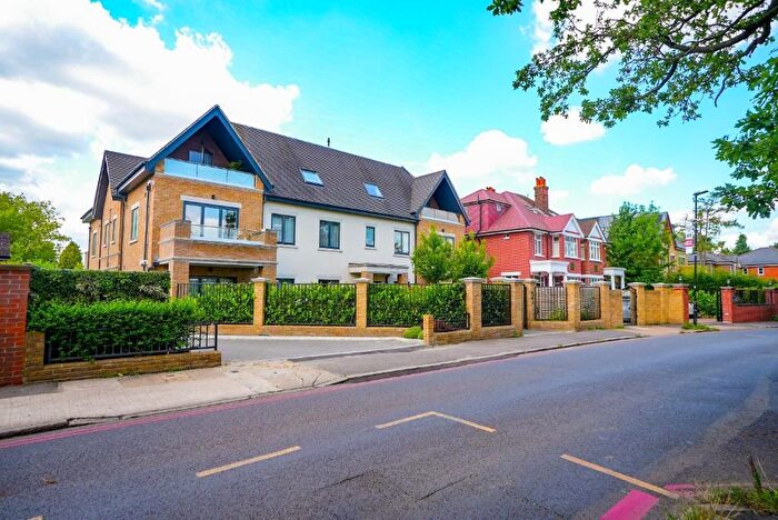 1 Bedroom Flat To Rent In Wood Lane, Isleworth, TW7