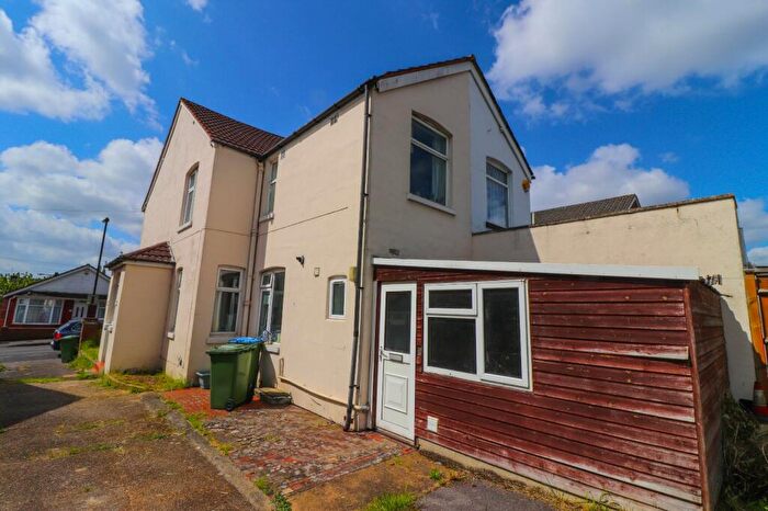 4 Bedroom House To Rent In Kitchener Road, Southampton, Hampshire, SO17