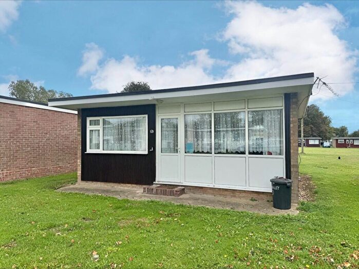 2 Bedroom Chalet For Sale In Beach Road, Hemsby, Great Yarmouth, NR29