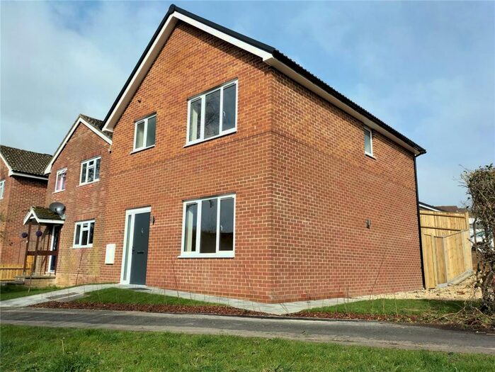 3 Bedroom Detached House To Rent In Valley Close, Colden Common, Winchester, SO21