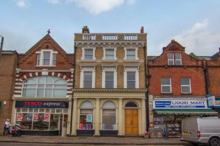 2 Bedroom Flat To Rent In Sheen Lane, London, SW14