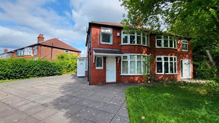 4 Bedroom House To Rent In Parrs Wood Road, Manchester, M20