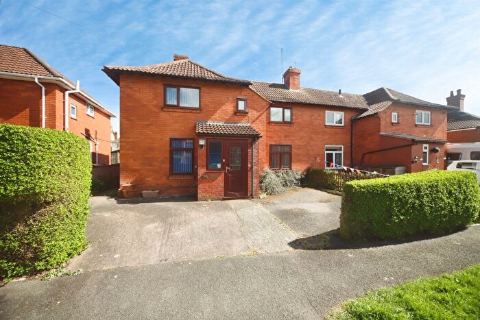 3 Bedroom Semi Detached House For Sale In Addison Grove, Taunton, TA2