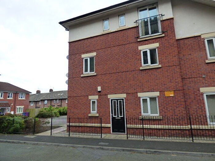 2 Bedroom Apartment To Rent In Chapel Gardens, L5