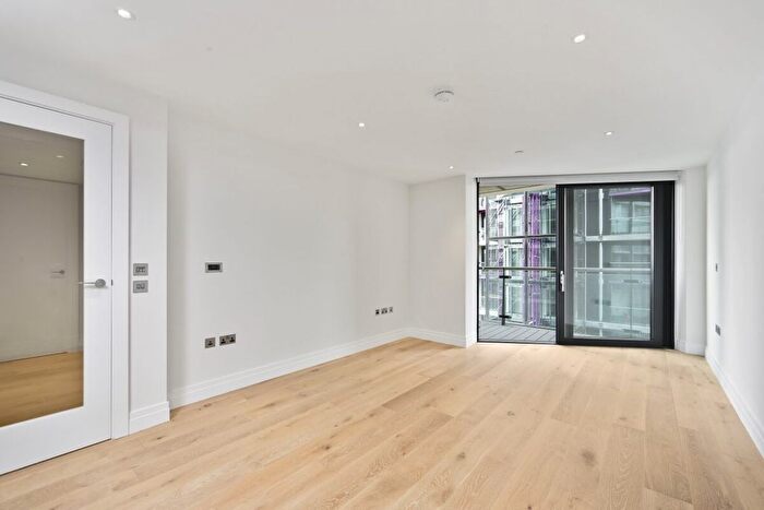 2 Bedroom Flat For Sale In Riverlight Quay, London, SW11