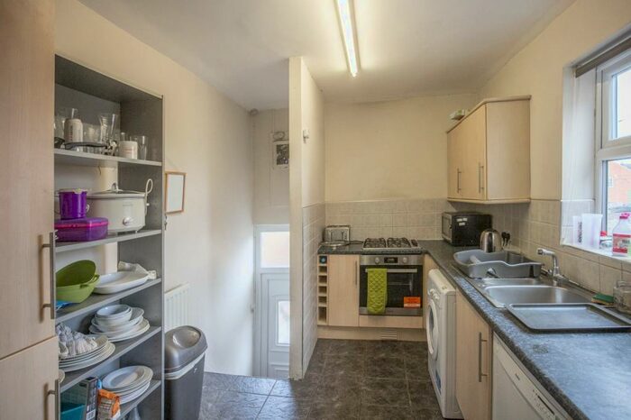 4 Bedroom Apartment To Rent In Fairfield Road, Newcastle Upon Tyne, NE2