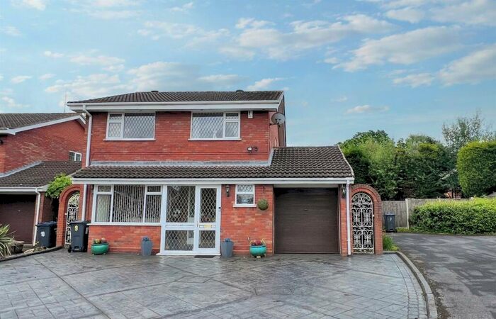 4 Bedroom Detached House For Sale In Marlborough Close, Four Oaks, Sutton Coldfield, B74