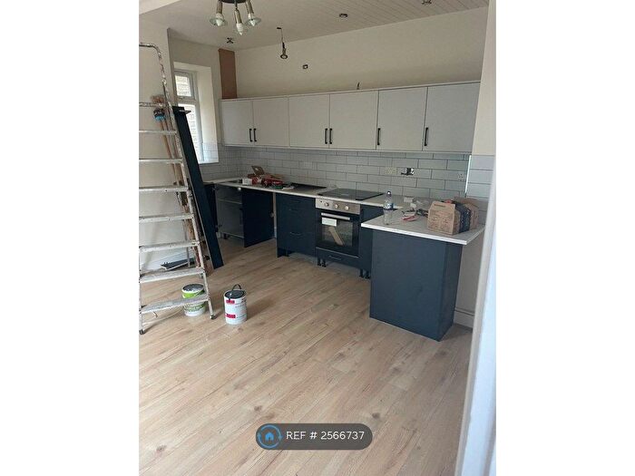 2 Bedroom Terraced House To Rent In Manchester Road, Huddersfield, HD4