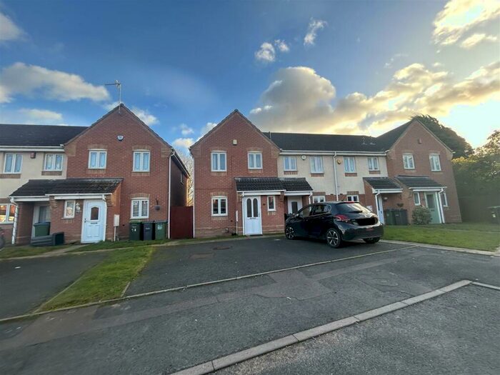 3 Bedroom House To Rent In Penstock Drive, Oldbury, B69
