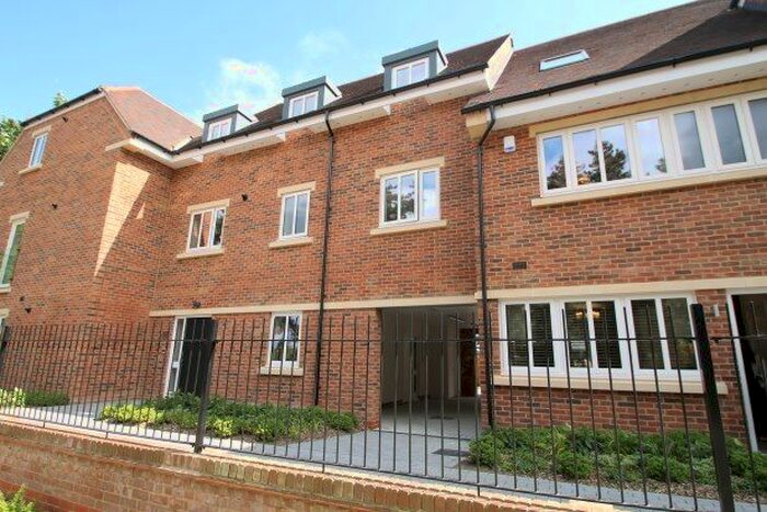 2 Bedroom Flat To Rent In Pembroke House, Orpington, BR6