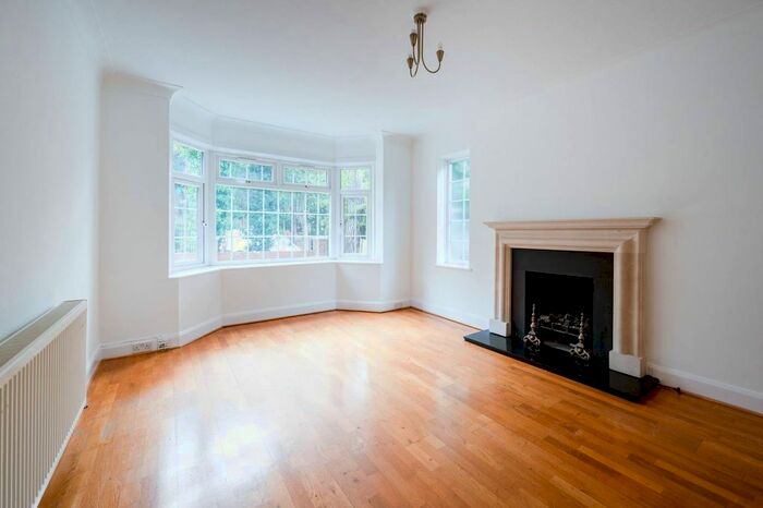 5 Bedroom Property To Rent In Gibsons Hill, Streatham, London, SW16