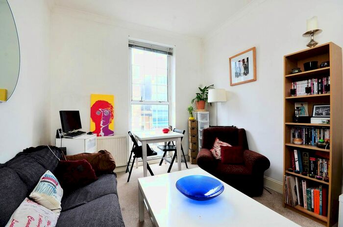 1 Bedroom Flat To Rent In Royal College Street, Camden, London, NW1