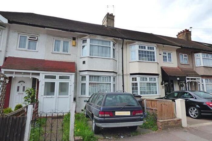 3 Bedroom Terraced House To Rent In Waverley Gardens, Barking, IG11