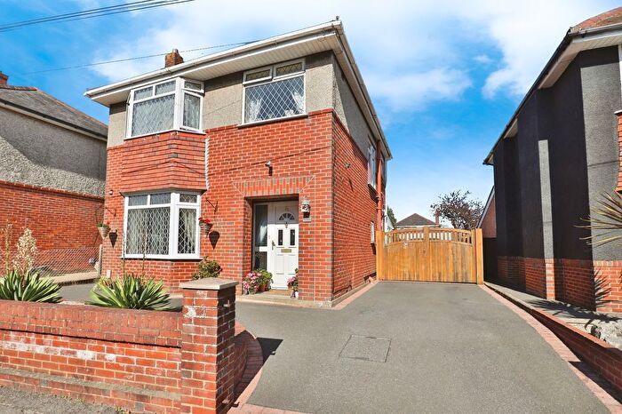 3 Bedroom Detached House For Sale In Hood Crescent, Wallisdown, Bournemouth, Dorset, BH10