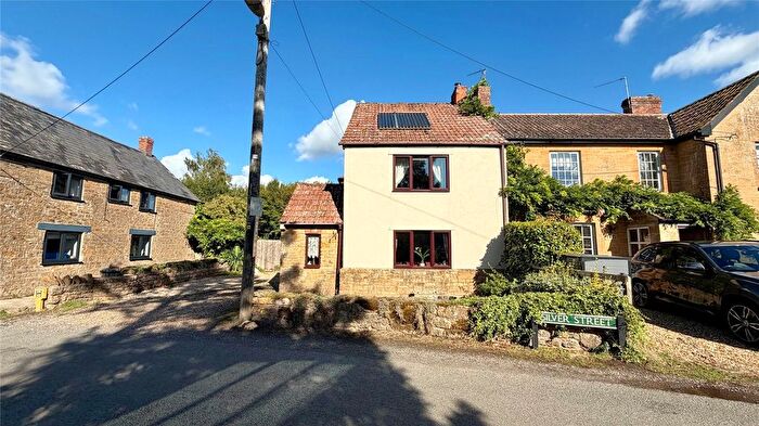 3 Bedroom Cottage For Sale In Silver Street, South Petherton, Somerset, TA13