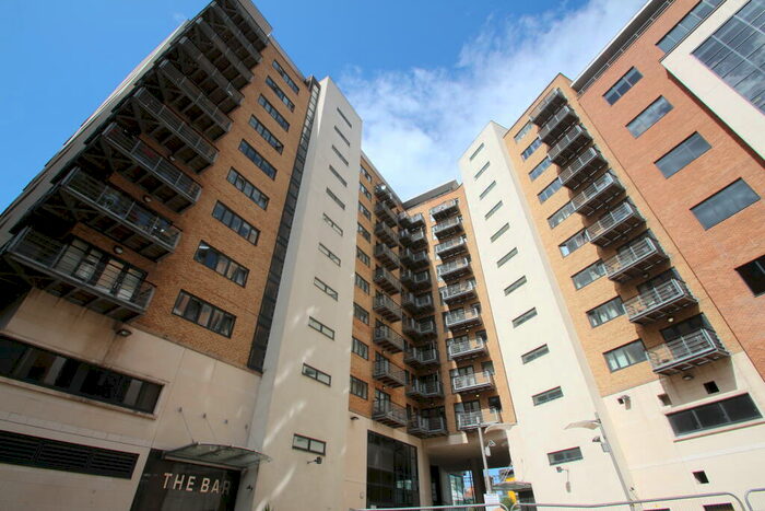 1 Bedroom Apartment To Rent In The Bar, St James Gate, Newcastle City Centre, NE1