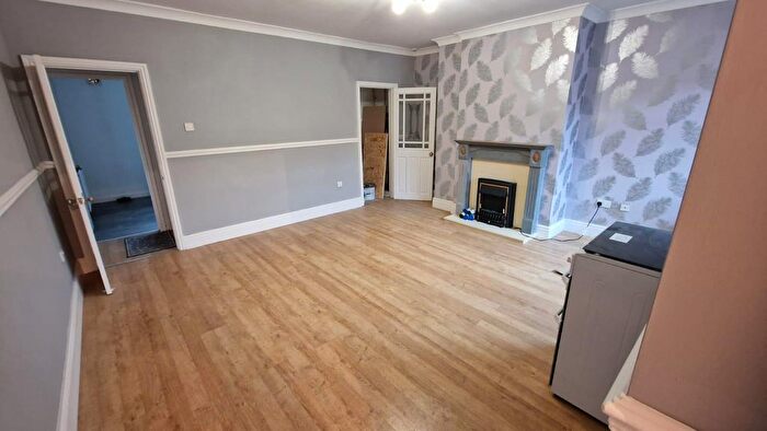 4 Bedroom Semi-Detached House To Rent In Meerbrook Road, Stockport, SK3