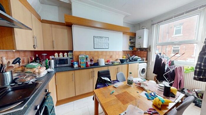 4 Bedroom End Of Terrace House To Rent In Granby Avenue, Headingley, Leeds, LS6