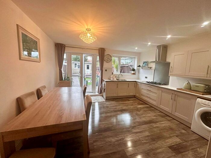 2 Bedroom End Of Terrace House To Rent In Lansbury Drive, Hayes, UB4