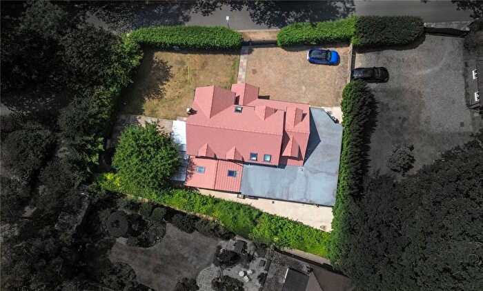 5 Bedroom Detached House For Sale In Maiden Erlegh Drive, Earley, Reading, Berkshire, RG6